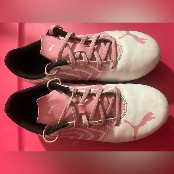 Puma  Tacto II FG/AG Women's Pink and White Soccer Cleats Size 6 - Picture 1 of 5